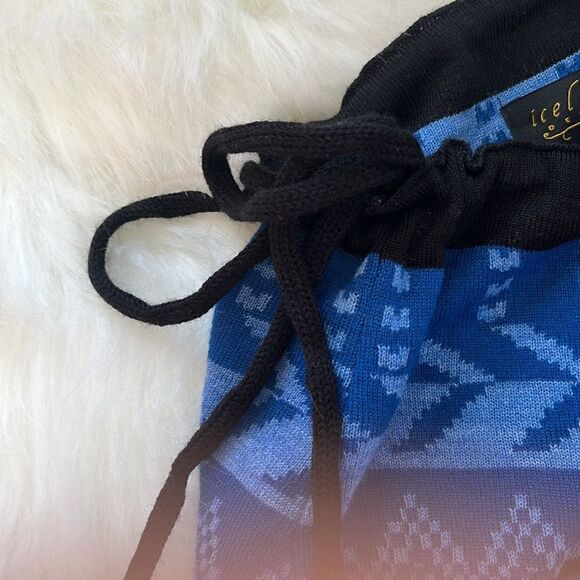 NWT Icelandic Blue Knitted Printed Mini Sweater Skirt - Picture 5 of 7